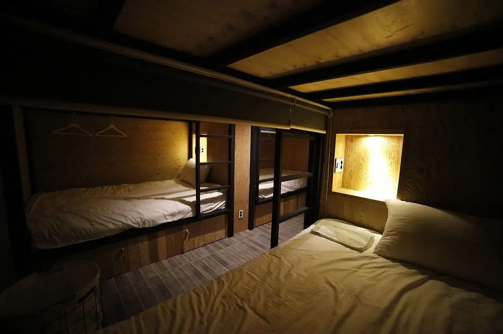 The Bay Guesthouse - Hostel Busan