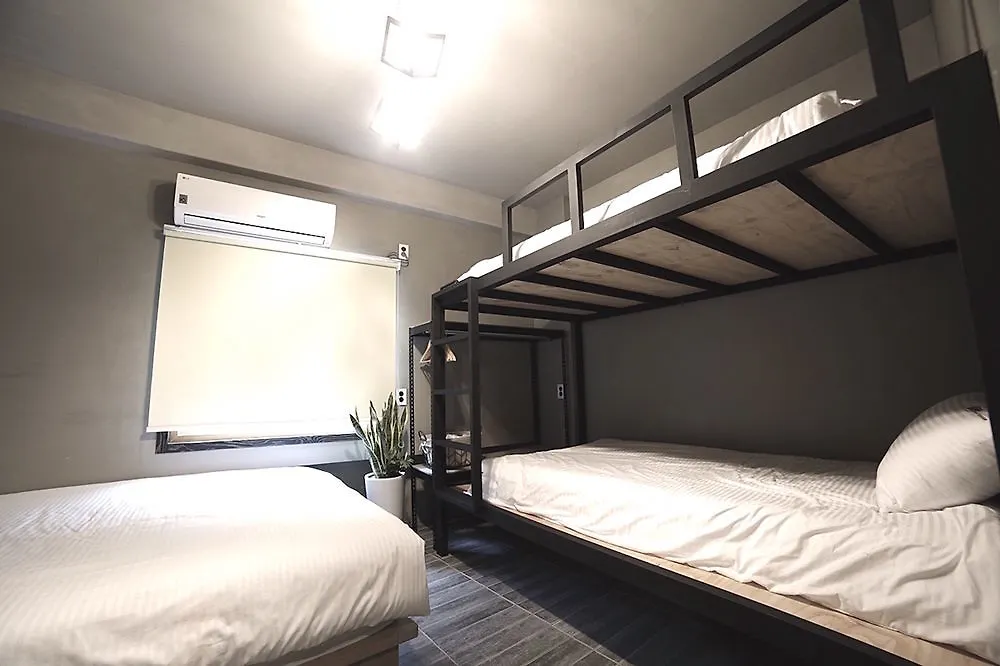 The Bay Guesthouse - Hostel 부산광역시